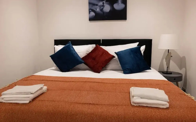 3bed Apt -city-8guests-freeparking-fastwifi