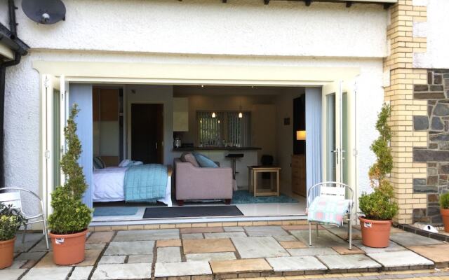 Plas Y Dderwen Bed and Breakfast