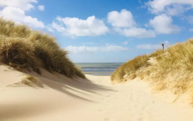 Canal House - Homestay