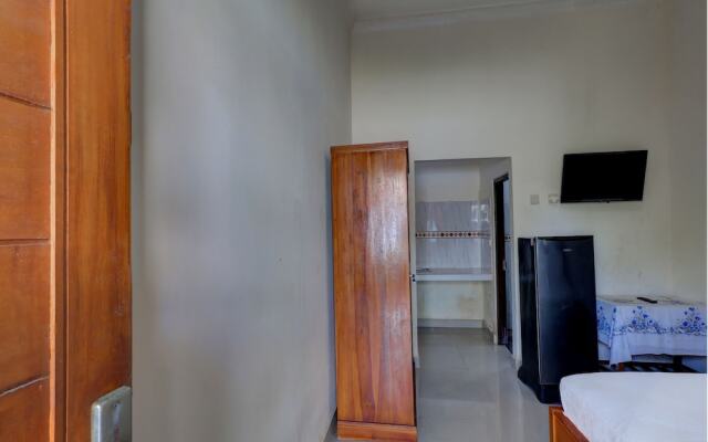 OYO Life 92838 Kost Ibu Surya