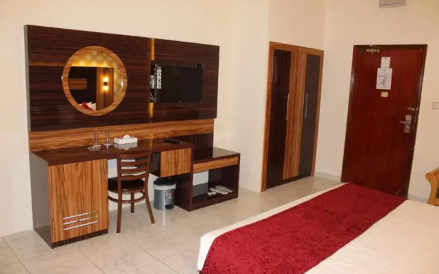 Grand Nova Hotel