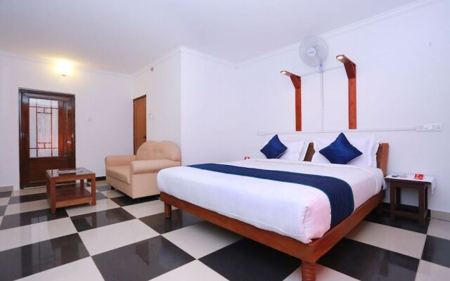 OYO 10783 Hotel River Moon