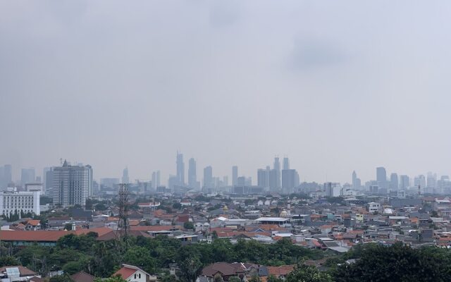 Cozy Living 2Br Green Pramuka City Apartment Next To Mall