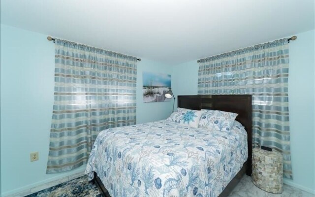 Beach N Lake - 3 Br Home