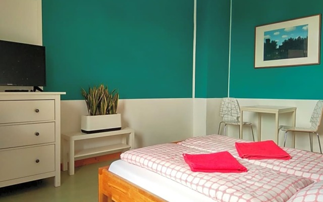 Hostel 37