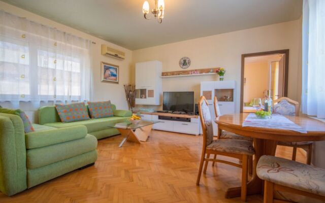 House Nikolina Poytya