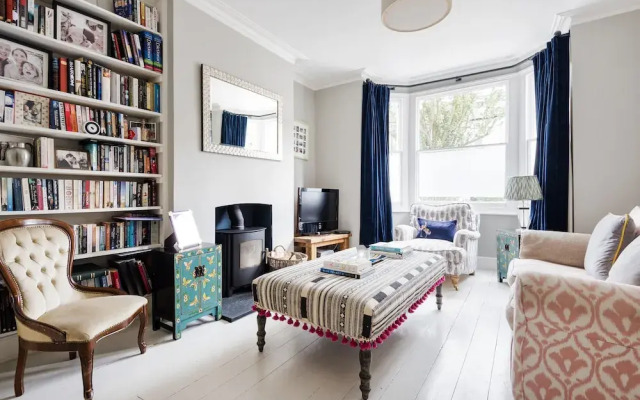 Spectacular Shepherds Bush Home Close to Westfield
