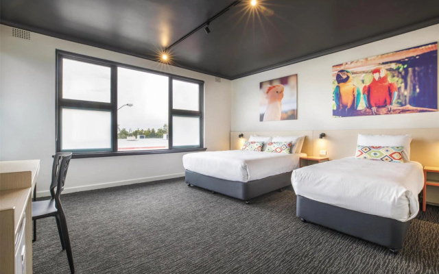 Nightcap at Chester Hill Hotel – Guest Rooms – Sydney