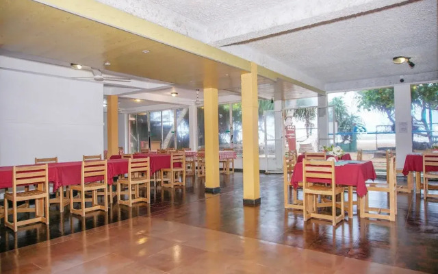 OYO 246 Roy Villa Beach Hotel