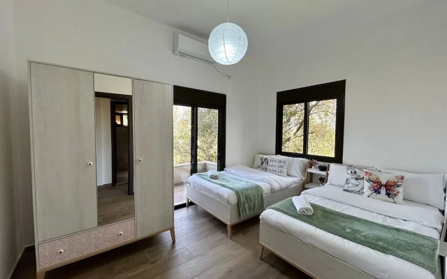 Vista 2-Bedroom Apartment in Batroun