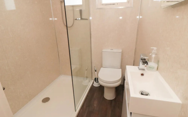 3 Valley View Lodges