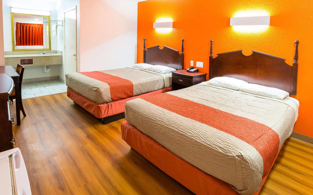 Motel 6 Red Oak, TX - Dallas