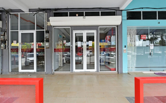 Super OYO Capital O 90556 Hotel Cherita Rooms