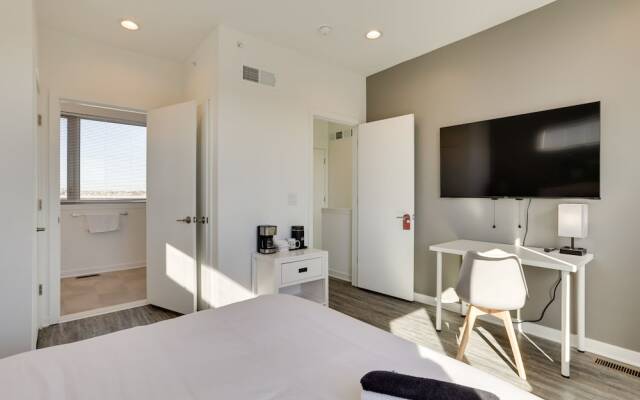 4 Mi to Center City: Philly Home w/ Rooftop Deck