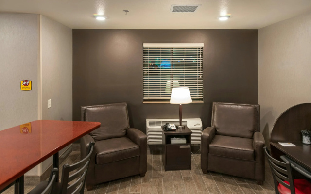 My Place Hotel-East Moline/Quad Cities, IL