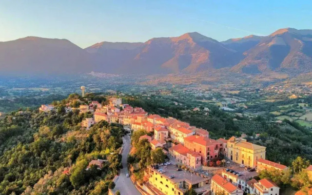 Captivating 1-bed Apartment in Gallinaro