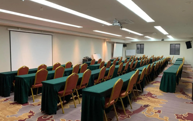 HanTing Hotel (Wuhan Wuchang Railway Station Qiyimen)