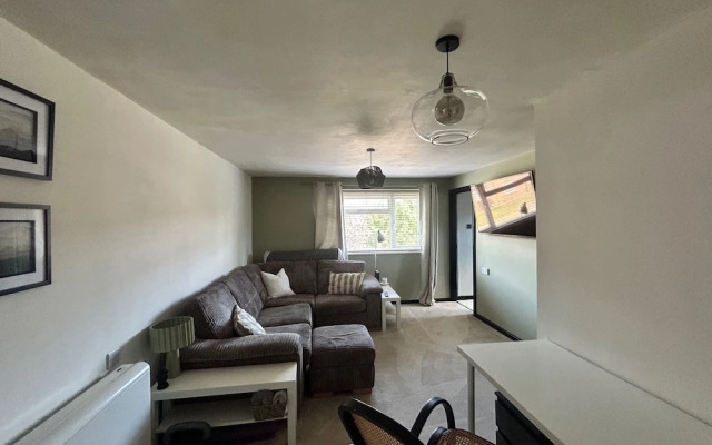Cosy Chichester Apartment