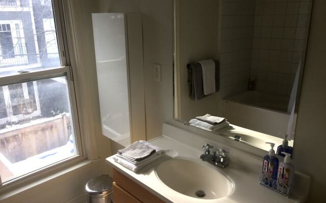 Beautiful Two Level House in Yorkville