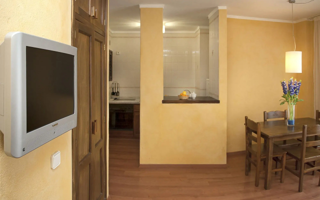 Апартаменты Parot Apartments