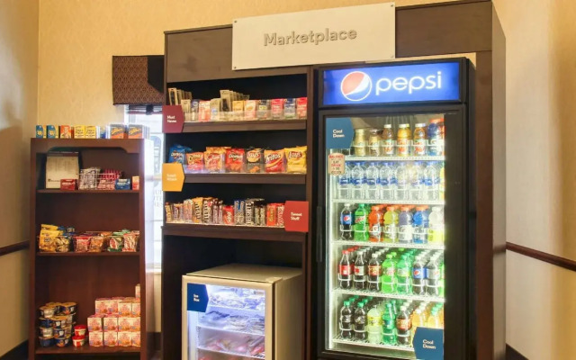 Comfort Suites Milwaukee Airport