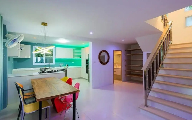 Renovated 3BR Pool Villa Near Beach V228