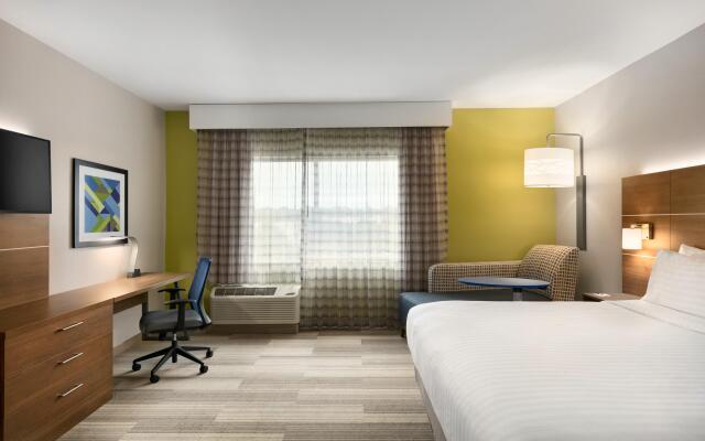 Holiday Inn Express & Suites Salisbury by IHG