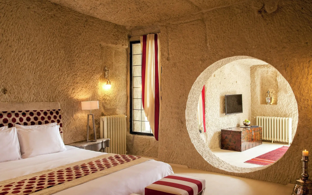 Hezen Cave Hotel