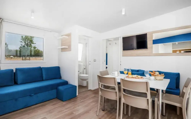 Mobile Home Omisalj With Seaview at Beach