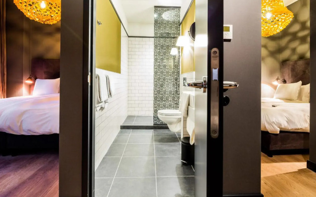 Post-Plaza Hotel & Grand Café