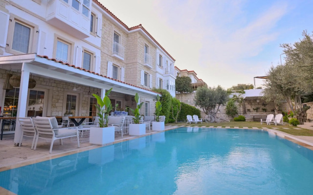 Peremere Alacati Hotel