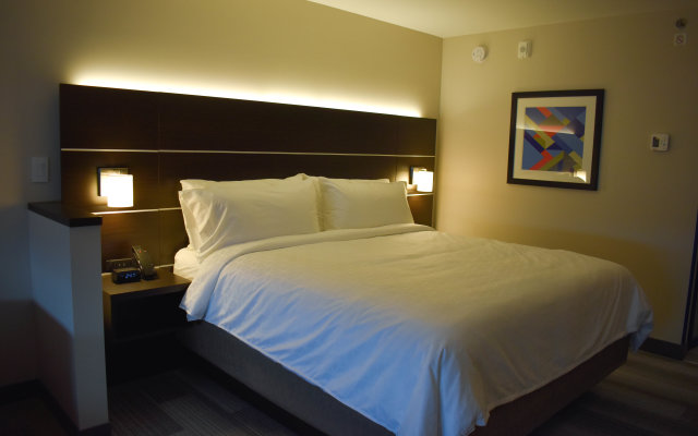 Holiday Inn Express & Suites Sanford- Lake Mary, an IHG Hotel