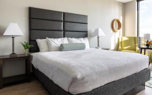 Frontdesk 80 On The Commons Downtown Columbus Apts