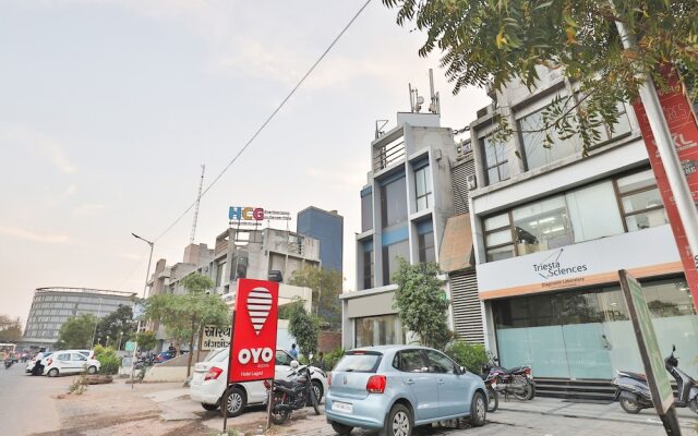 OYO 3914 Hotel Legend