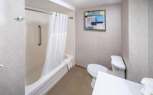 Best Western Plus Raleigh Crabtree Valley Hotel