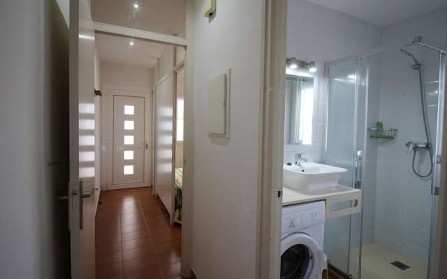 Modernised Apartment in Empuriabrava With Terrace