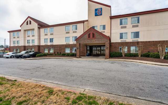 Motel 6 Rocky Mount, NC