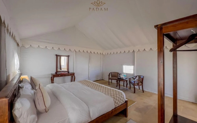 Padam Desert Camp. Jaisalmer