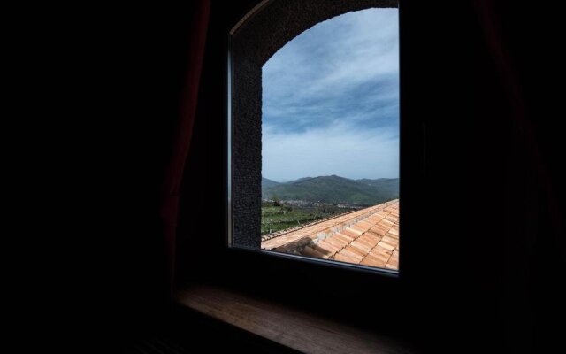 Etna Quota Mille Boutique Hotel, Typical Sicilian Food & Wine