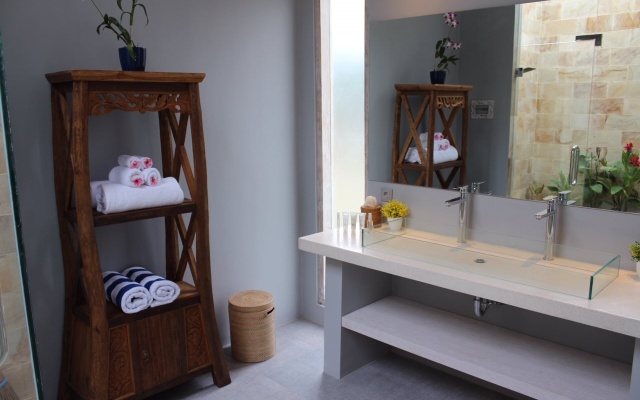 The Suites Lombok – Guest Rooms – Sekotong Barat