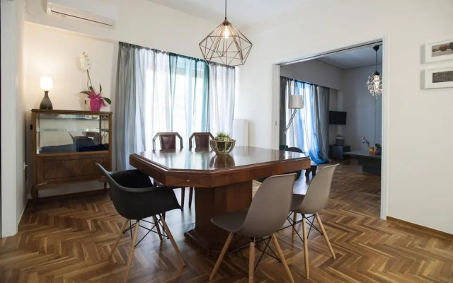 Modern - Vintage Apartment by Acropolis Museum