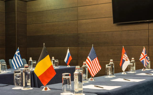 Rosslyn Central Park Hotel