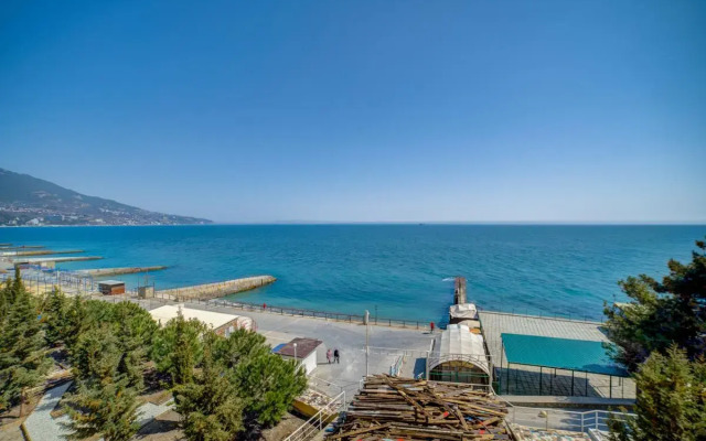 Azor Hotel