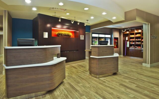 Courtyard by Marriott Gulfport Beachfront