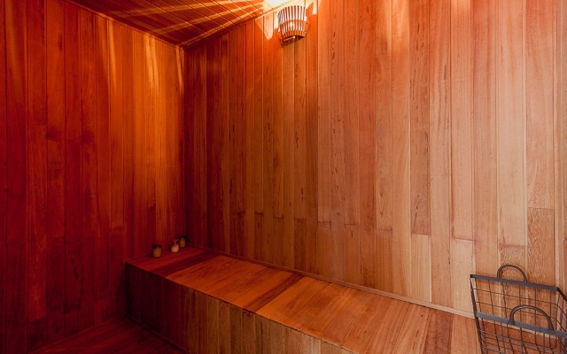 Housi Gomes De Carvalho