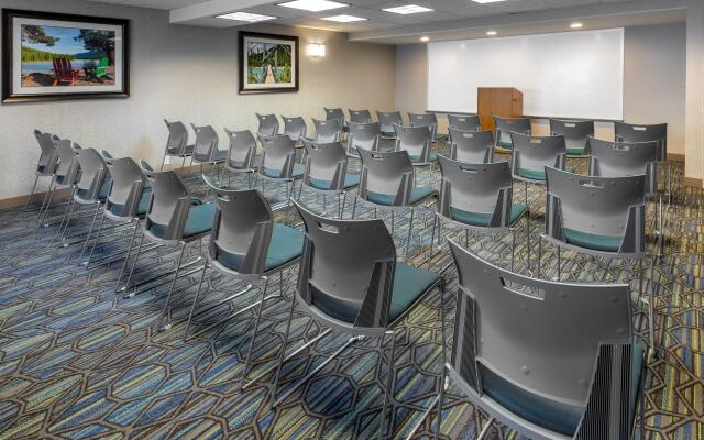 Holiday Inn Express & Suites Wheat Ridge-Denver West by IHG