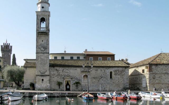 THE VILLAGE MIRó (LAZ240)