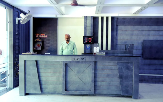 Mansarovar Hotel & Banquets