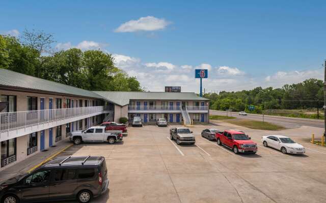 Motel 6 Attalla, AL