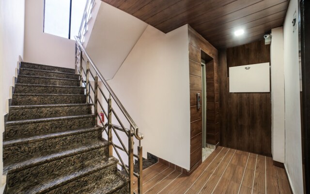 OYO Flagship 111 Canal Road